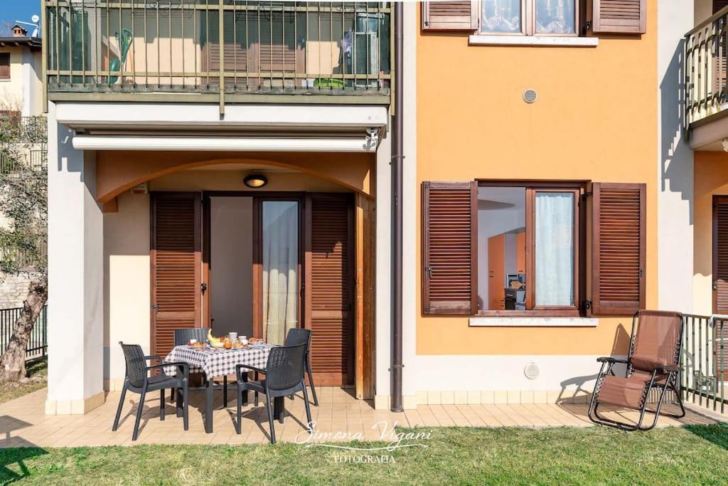 Il Giardino Di Laura Apartment Costa Volpino Ngoại thất bức ảnh
